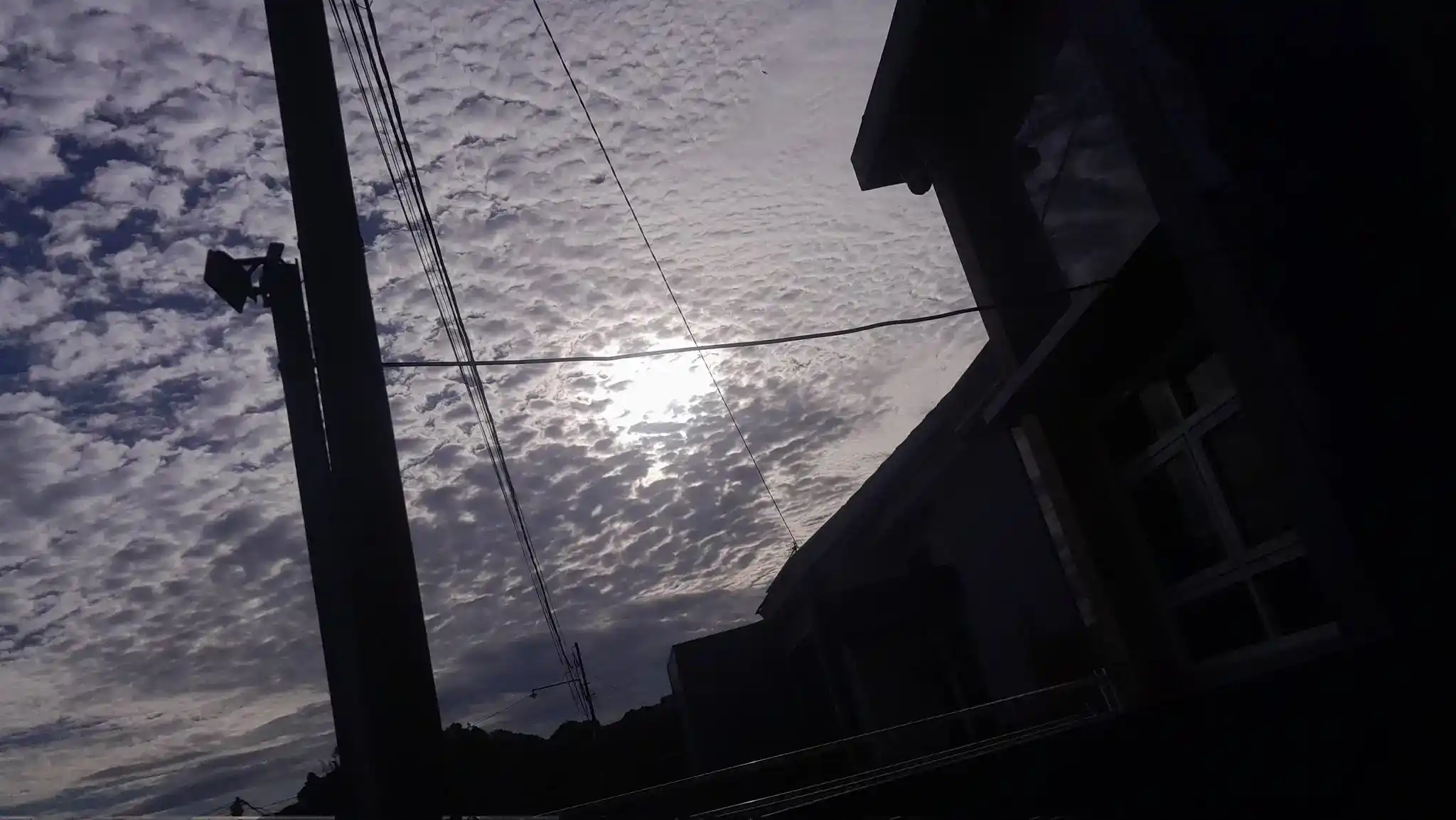 Foto Langit dan ada Mataharinya